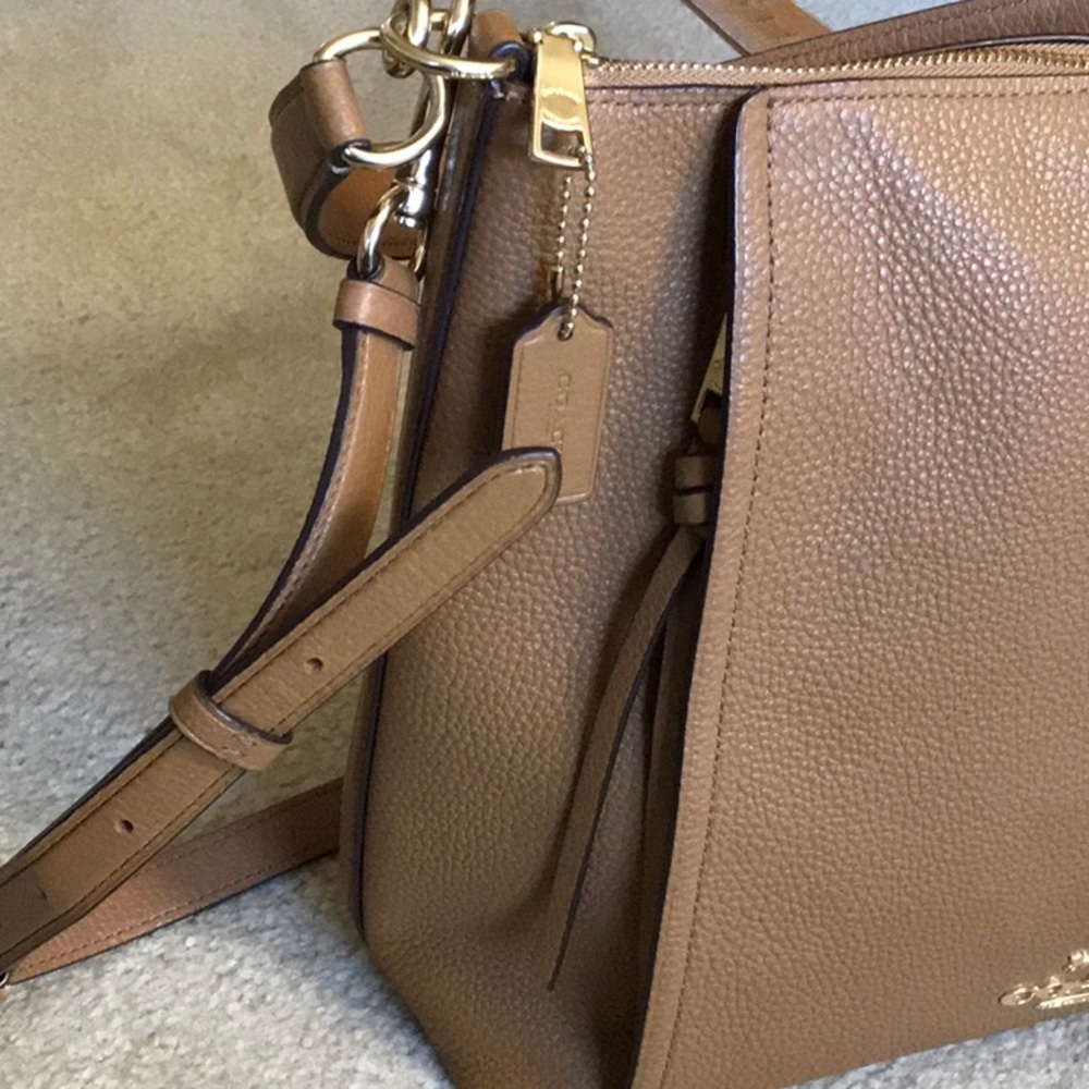 Coach LIKE NEW - Picture 3 of 9